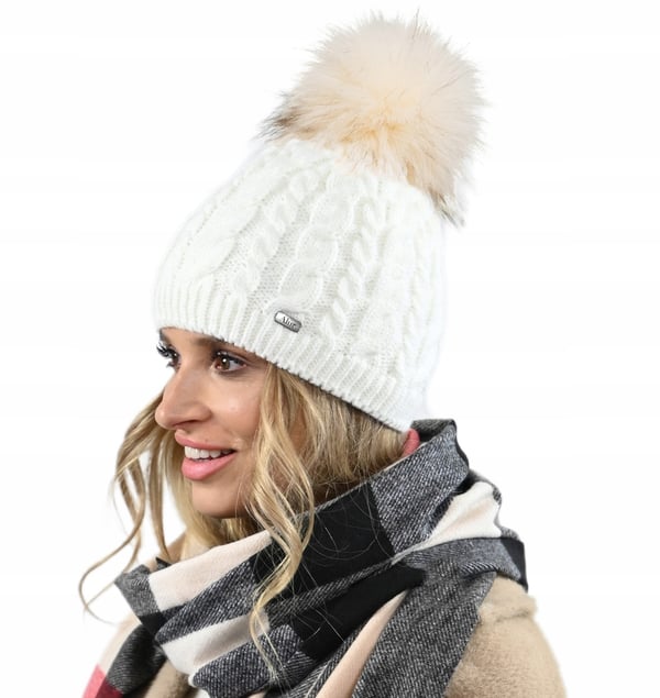Krämfärgad vintermössa för dam med pompom, fodrad med fleece, varm beania universalstorlek