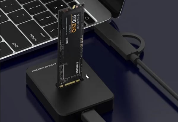 Adapter för M.2 NVMe SSD-disk Dockningsstation