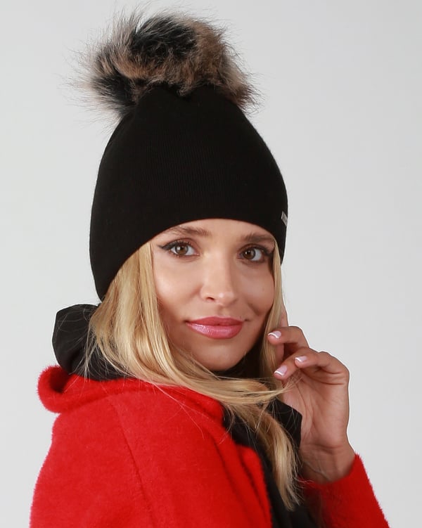 Sort hue med brun pompon, to lag A13