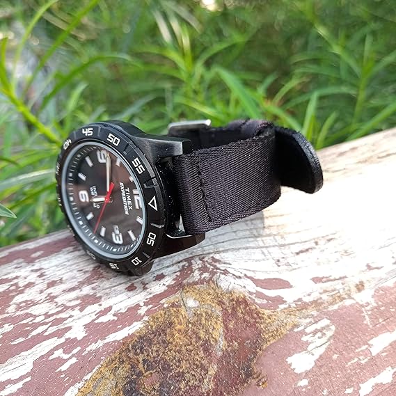 Musta nylon-yleisranneke kellolle 18 mm