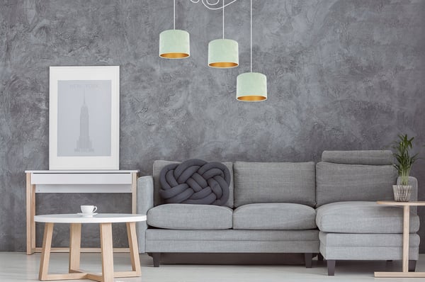 ELEGANT HÆNGELAMPE MED EDDEKRON, GYLDEN FLØJLSSKÆRM