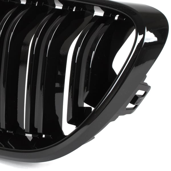 BMW 2 F23 2014- gitter mellem forlygterne (nyrerne) venstre + højre sæt SORT GLOSSY DOBBELT BAR
