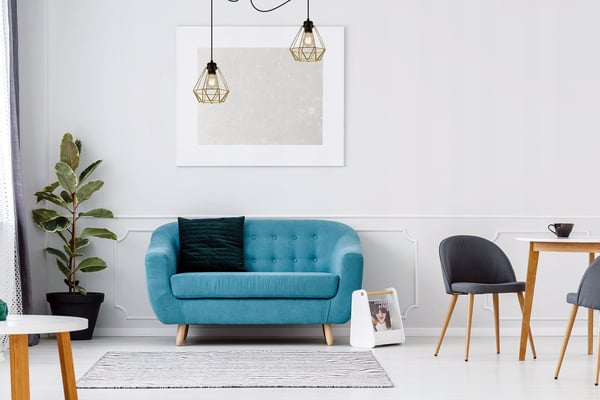MODERNE ELEGANT HÆNGELAMPE I METAL MED LAMPESKÆRM