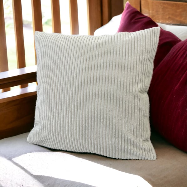 Beige dekorativt pudebetræk med striber 30x60 cm