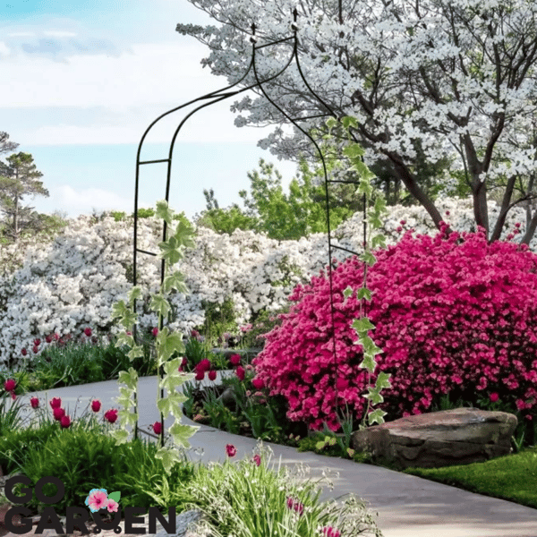 Metallträdgårdspergola för blommor, rosor och klätterväxter med stöd, båge och ankare