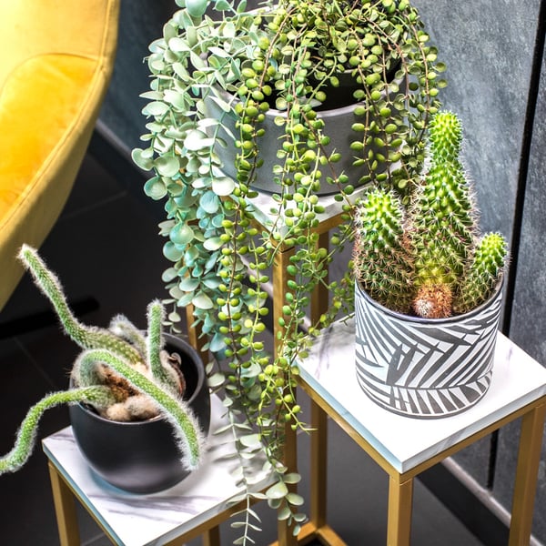 Stående blomsterstativ, metalhylde, blomsterstativ, planter, potter, 4 niveauer