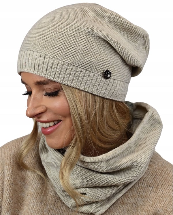 Varm damesæthue med snood beige B1