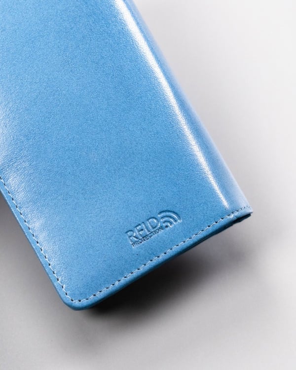 Suuri nahkainen naisten lompakko RFID-järjestelmällä - Peterson