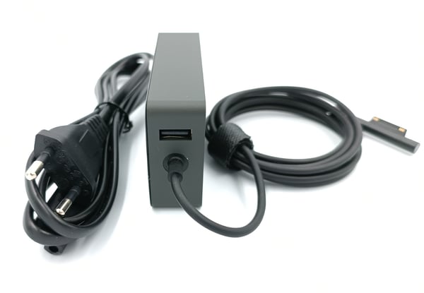 Ultra Parts - Microsoft Surface Pro 3/4 / 36W 12V 2.58A VIRTALÄHDE