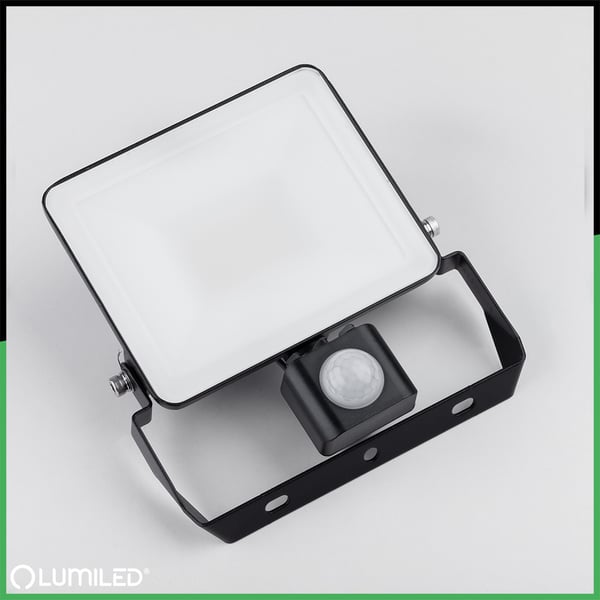 AZZLER LED-valonheittäjä 20W 2400lm 4000K IP44 Halogeeni ulkokäyttöön liikkeentunnistimella musta LUMILED