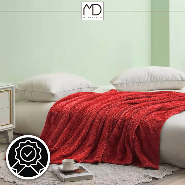 Elegant præget polyester sengetæppe 200x220 cm i rød - Den perfekte julegave fra Polen