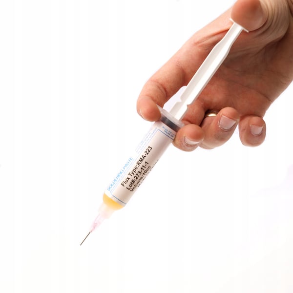 Rosfix juotinosaaminen RMA-223 kololla ja neulalla ja keltainen juotinjauhe laatikossa 60ml ZJ-18 ja juotinjauhe NC-559-ASM 10cc