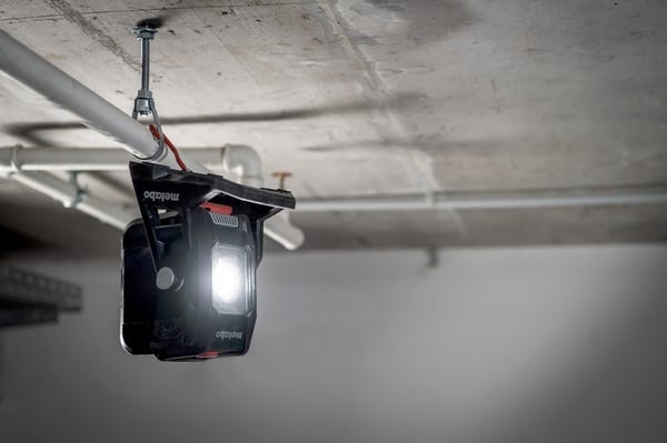 BSA BYGGLAMPA 12-18 LED 2000 - ME 601504850