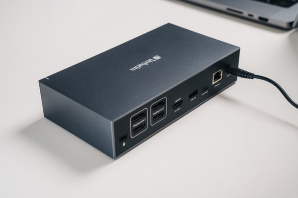 Verbatim USB-C Pro dockningsstation CDS-17 3xHDMI 2xDP RJ-45 5xUSB 2xUSB-C SD microSD DC-ljud
