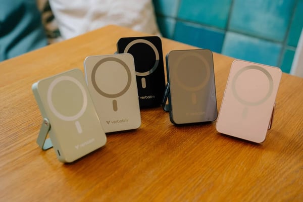 Verbatim Charge 'n' Go Magnetisk Trådløs Powerbank med Stander 10000mAh USB-C PD 3.0 Grøn