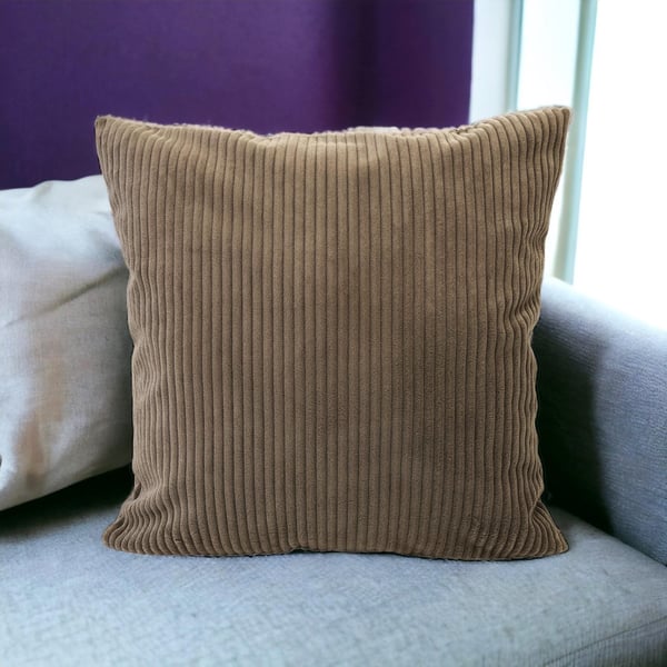 Brunt dekorativt pudebetræk med striber 30x30 cm
