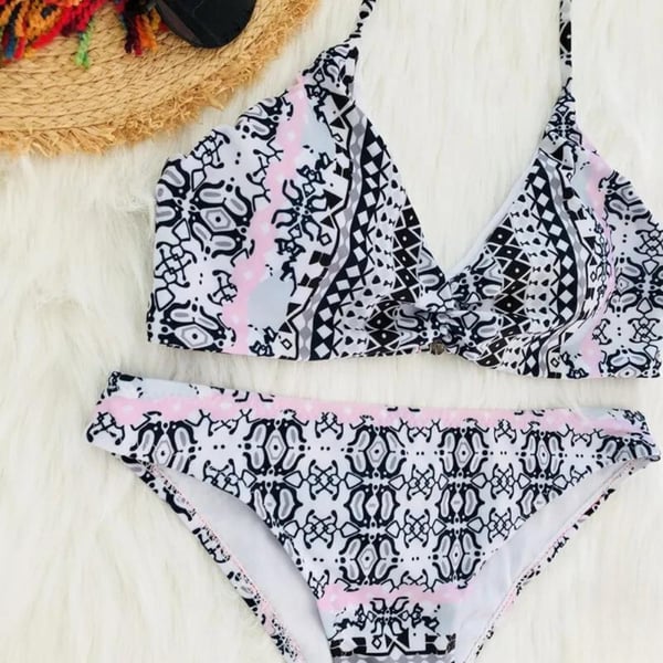 Bikini badedragt med aztekisk mønster, sæt med binding M Bikini badedragt med aztekisk mønster, sæt med binding M