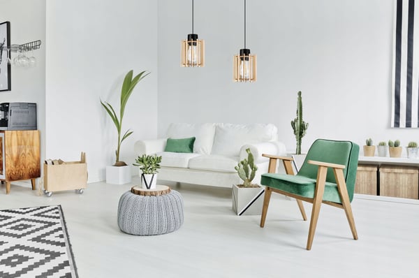 MODERN LED-TAKLAMPA I TRÄ