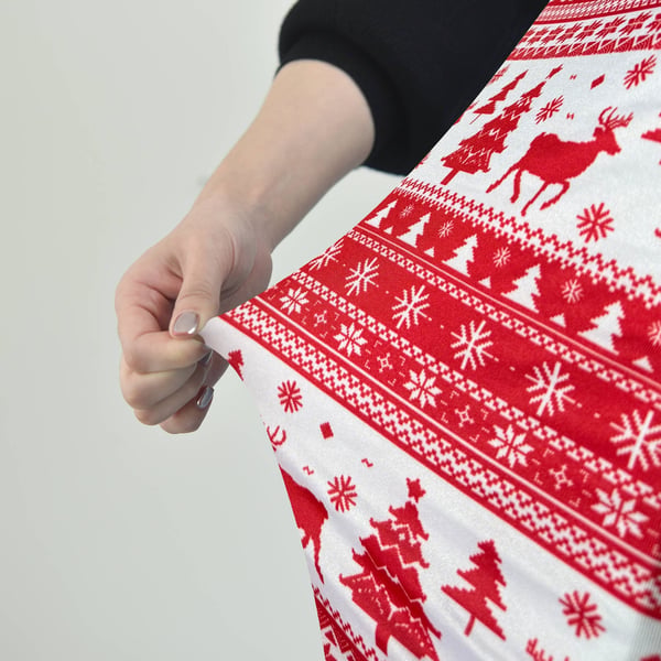 Jouluinen punainen tuolinpäällinen porokuviolla