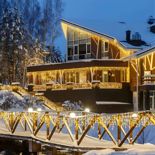 Lange 500 LED istaplys udendørs julelys med blitzeffekt. Udendørs 500 LED istaplys koldhvid + blitz.