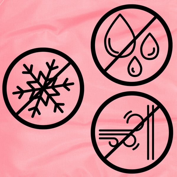 Pink muffehandsker til barnevognsslæde isoleret pels vinter