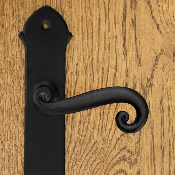 Maltan ovenkahva avainlevyllä 90 mm musta