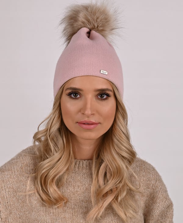 Rosa mössa med pompom, polsk tillverkning A13
