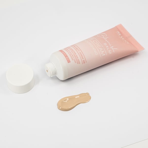 BB Cream Udjævner Hudtonen, Nærer. Light 01