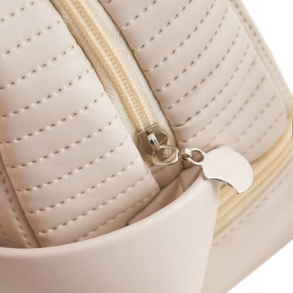 BKP-13 beige halvmåneformad sminkväska STELLA