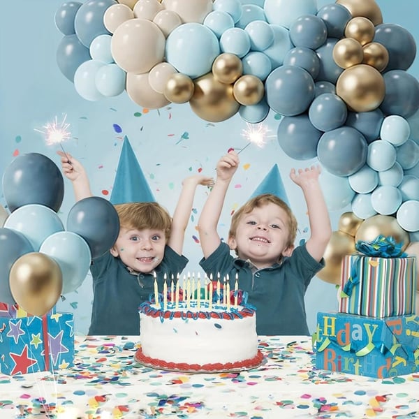 Blå og guld ballongirlandesæt til fødselsdag og dåb, 135 stk.