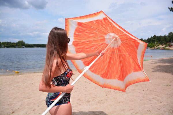 Badedragt i ét stykke plus size monokini med farverig bøjle XL