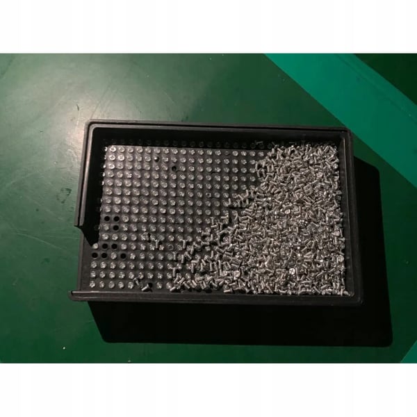 ESD-antistaattinen tarjotin 1,5–2 mm:n ruuveille, 459 reikää, järjestelyyn