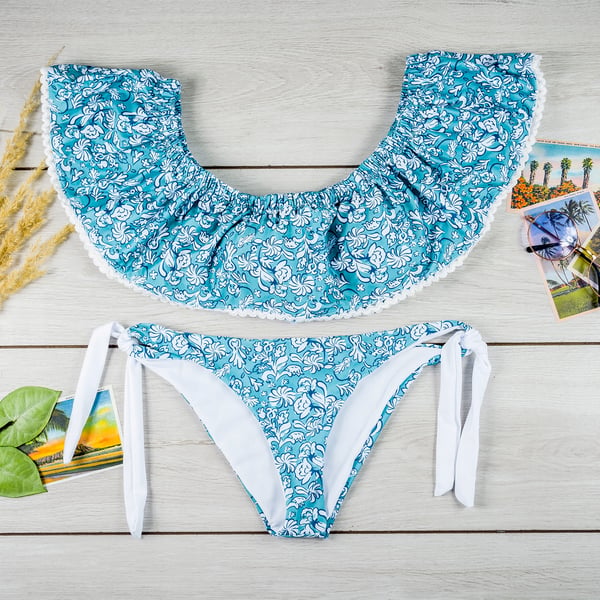 Spansk bikini med bådudskæring og flæser, todelt badedragt, boho-stil, L