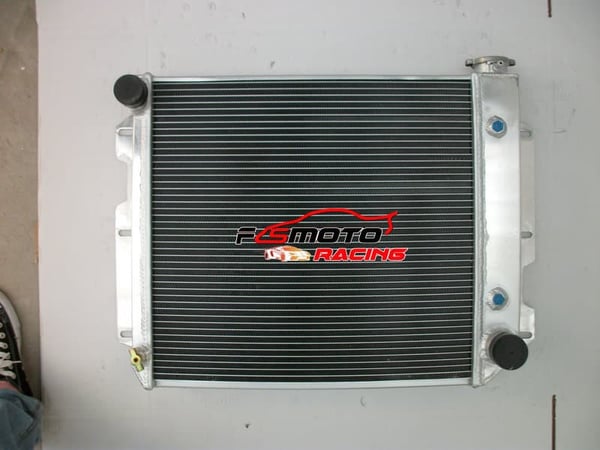 Aluminium Radiator, Kerne Størrelse: 17-1/2" H x 18-1/4" B x 2-1/4" D, Samlet Størrelse: 18" H x 26" B, Øverste Indgang: 1-1/2"
