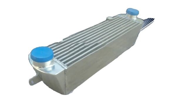 Direkte pasform aluminium intercooler, specifik til 2006-2011 BMW N54 modeller, kerne størrelse 530mm x 150mm x 130mm, forbedrer motorydelsen.