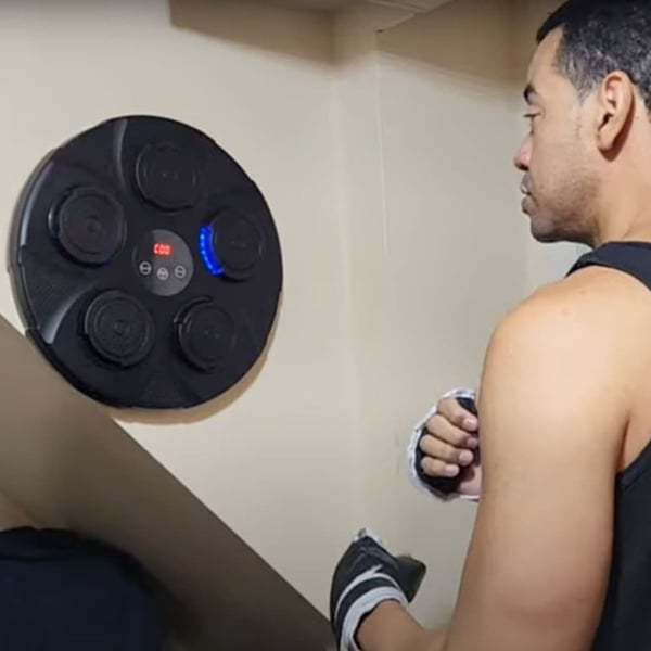 Smart Bluetooth Boksemaskin med LED-lys & Musikk – Elektronisk Treningsmål for Voksne | Veggmontert Hjemmetrening