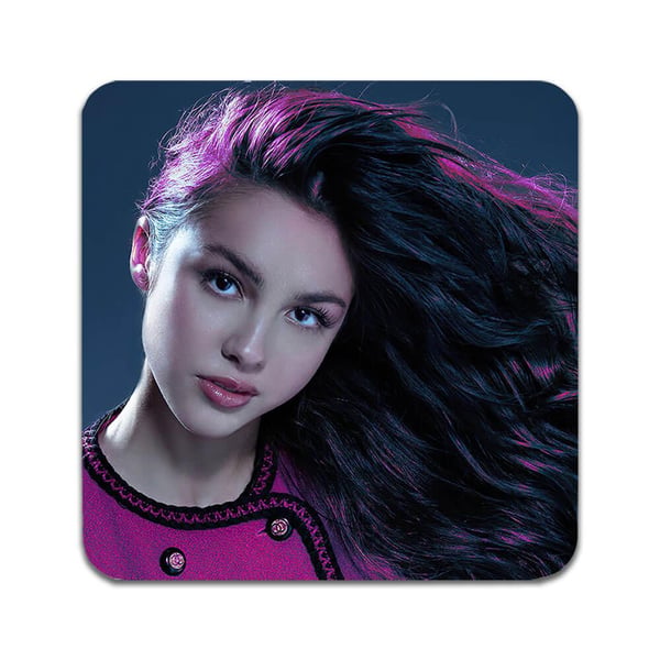 Glassunderlag (2-pakning): Olivia Rodrigo, stilrene underlag med unike og livlige motiver Glassunderlag (2-pakning): Olivia Rodrigo, stilrene underlag med unike og livlige motiver