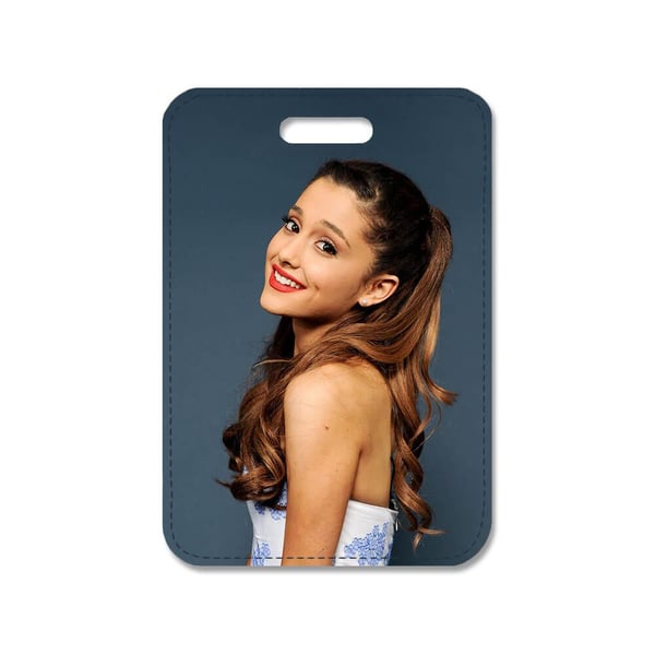 Veskeanheng: Ariana Grande, stilrent veskepynt med levende og unikt design, veskecharm til håndvesken eller ryggsekken Veskeanheng: Ariana Grande, stilrent veskepynt med levende og unikt design, veskecharm til håndvesken eller ryggsekken