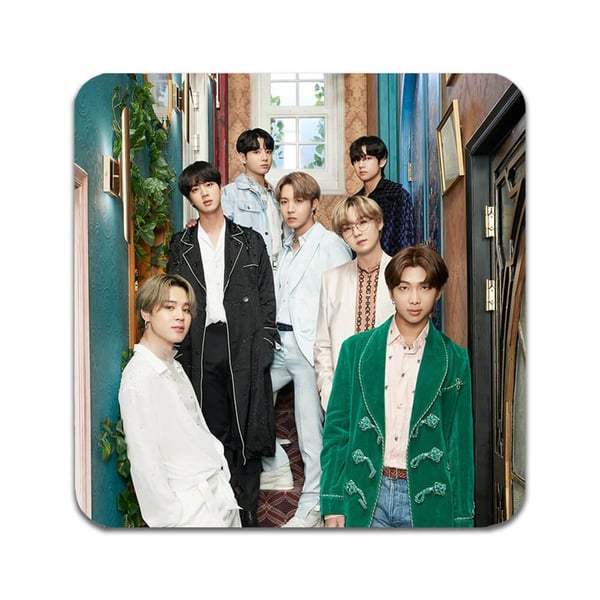 Lasinaluset (4 kpl): BTS Bangtan Boys, tyylikkäät aluset uniikeilla ja eloisilla kuvioilla Lasinaluset (4 kpl): BTS Bangtan Boys, tyylikkäät aluset uniikeilla ja eloisilla kuvioilla