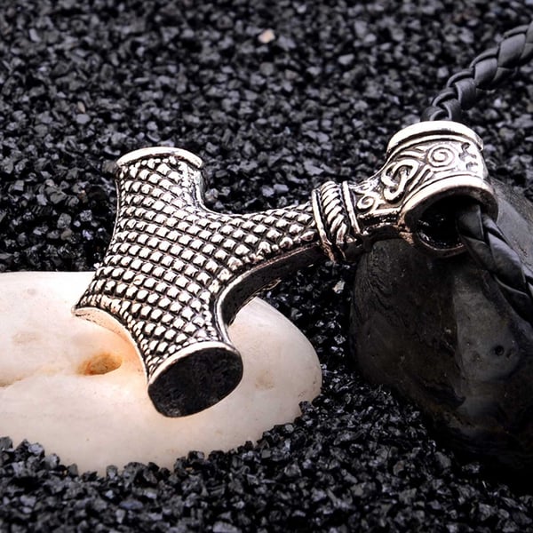 Vikingahalsband Tors Hammare Mjolnir Konstläder Silver