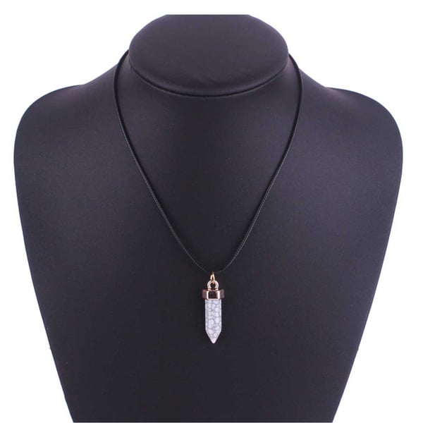 Halsband med Vit Howlit Energisten av Resin Quarts