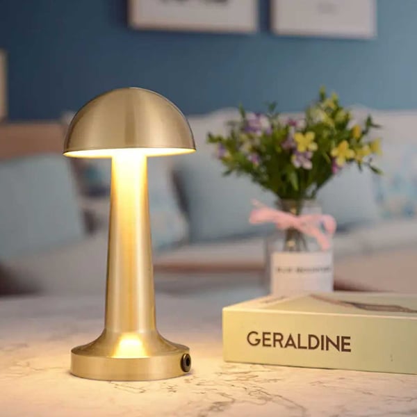 Retro Uppladdningsbar Bordslampa av Metall Dimmer Guld