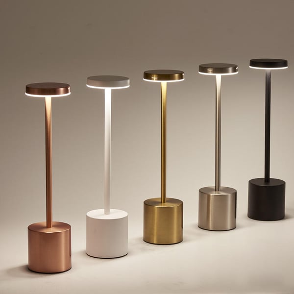 Oppladbar LED Bordlampe i Metall Hvit