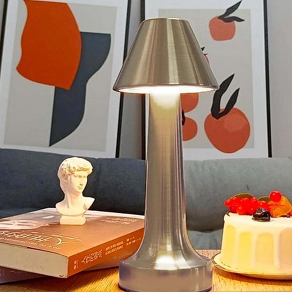 Retro Uppladdningsbar Bordslampa i Metall Dimbar Silver