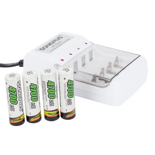 Lader for AA/AAA Oppladbare Batterier Inkludert 4 stk AA Batterier