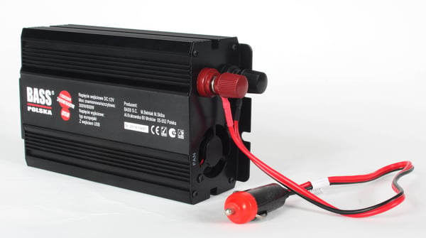 Jännitemuunnin 600 W, 12 V, puhdas siniaalto