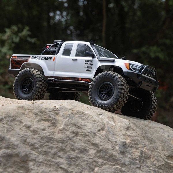 Axial SCX10 III Base Camp 4WD RTR White