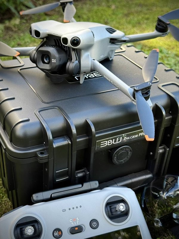 B&W Hardcase for DJI Mini 5 Pro - Svart
