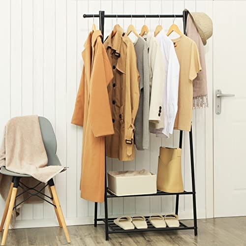 Songmics Coat Rack, Coat Stand, tøjstativ med 2-lags opbevaringshylde til sko og kurve, metalramme, rumbesparende, ideel til soveværelse, indgang, kontor og mere, sort HSR05B