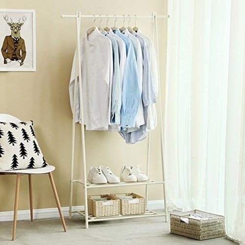 Songmics Coat Rack, Coat Stand, tøjstativ med 2-lags opbevaringshylde til sko og kurve, metalramme, rumbesparende, ideel til soveværelse, indgang, kontor og mere, hvid HSR05W